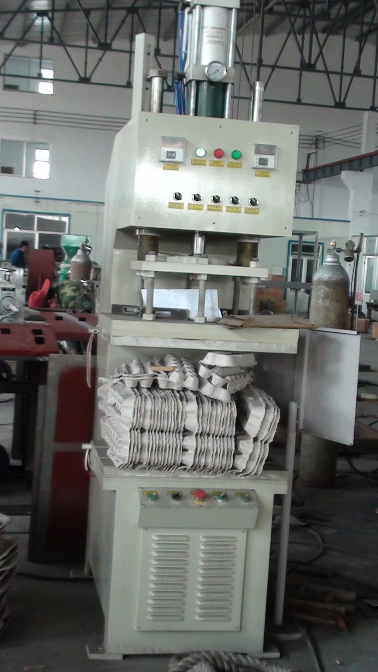 龍口福昌包裝機(jī)械專業(yè)生產(chǎn)蛋托機(jī)，整形機(jī)等等