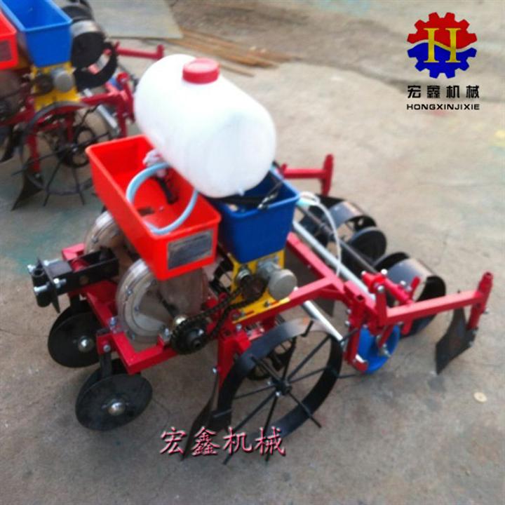 多功能覆膜機(jī)參數(shù)高效率覆膜機(jī) 拖拉機(jī)噴藥覆膜機(jī) 江蘇花生手扶