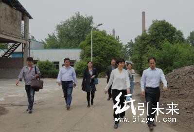 華北水利水電大學(xué)環(huán)境與市政工程學(xué)院宋剛福院長(zhǎng)一行走訪新惠通環(huán)?？萍脊景自萍垬I(yè)污泥處置現(xiàn)場(chǎng)